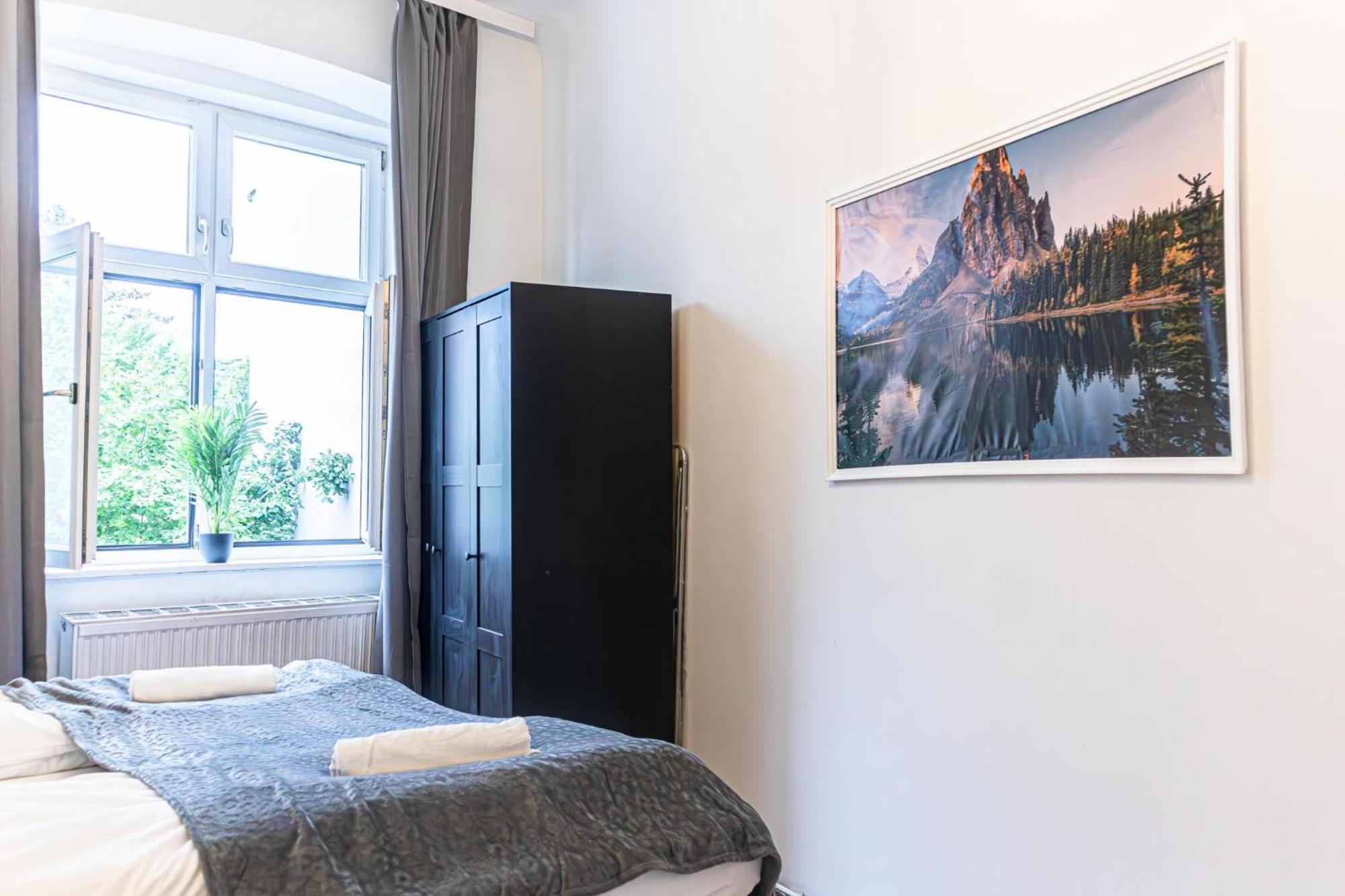 Appartement Pleasant 2br Apt- Near Train Station Hetzendorf Wenen